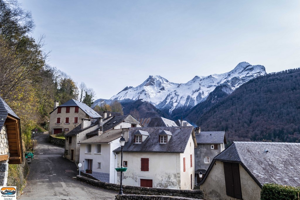 Aas, village, 2018, 64, Aquitaine, Coline Buch, France, Pyrénées, Vallée d'Ossau, automne, montagne, pyrénées Atlantiques,